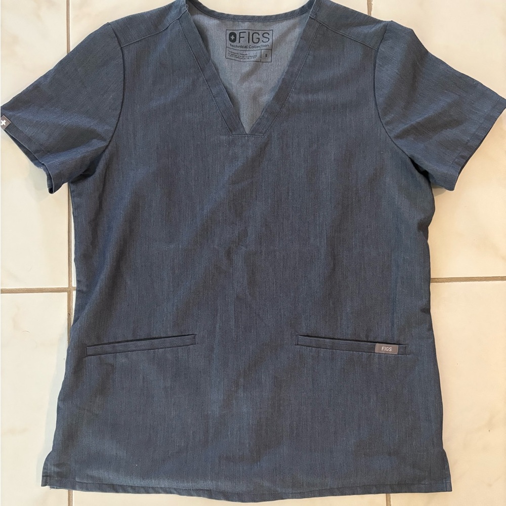 FIGS Scrub Top